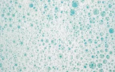 Blog ¿Por qué aparece espuma en mi piscina?
