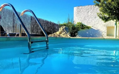¿Influye la dureza del agua en la piscina?